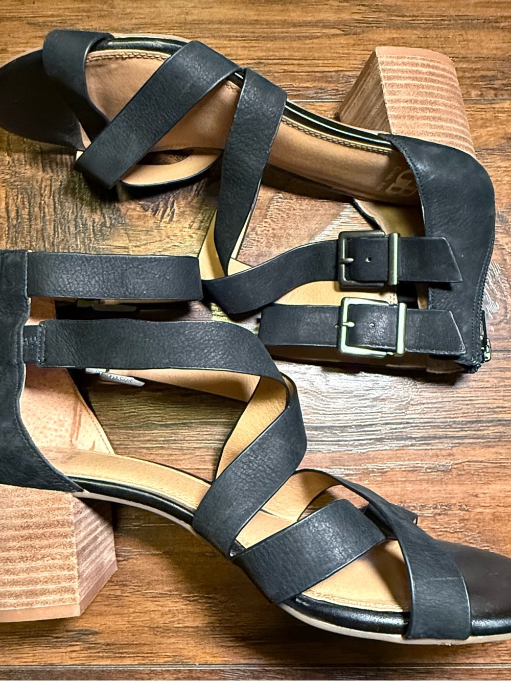 Gianni Bini Black Leather Strappy Block Heel Sandal Ankle Cuff Size 10 -2.5 in